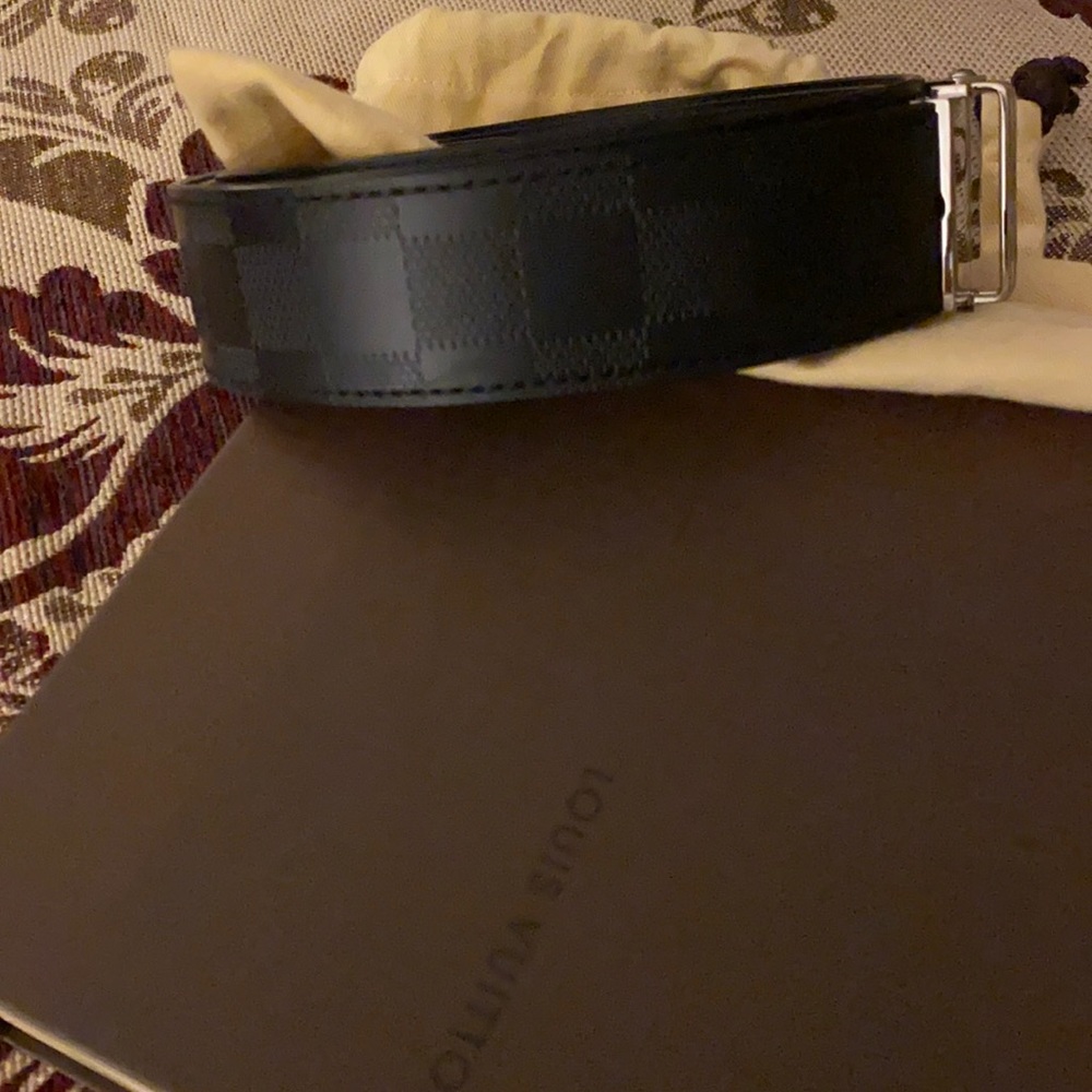 Louis Vuttion men’s belt